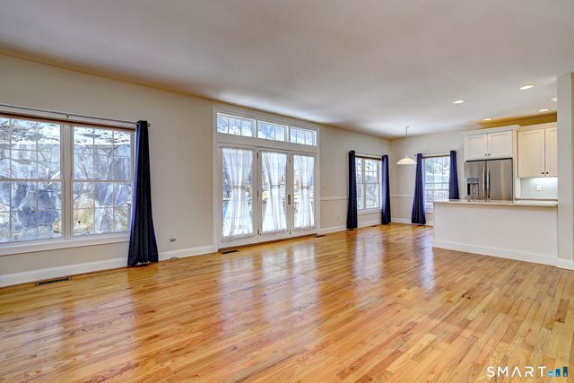 7 Fire Thorn Lane 7, Milford, CT 06461