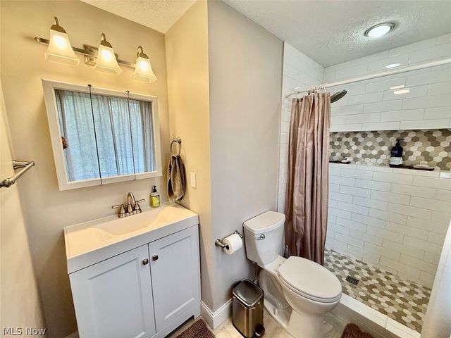 999 Concord Drive, Medina, OH 44256