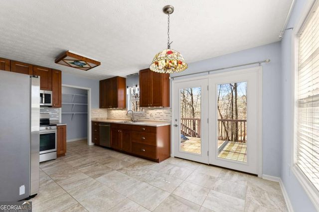 3026 Summer Lake Drive, Gainesville, GA 30506