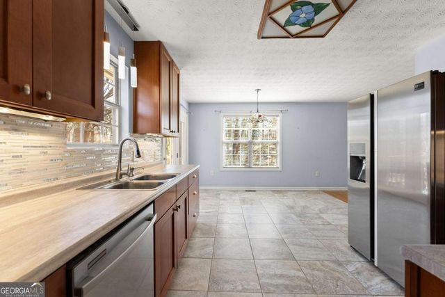 3026 Summer Lake Drive, Gainesville, GA 30506