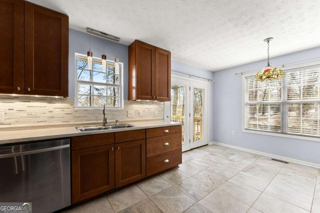 3026 Summer Lake Drive, Gainesville, GA 30506