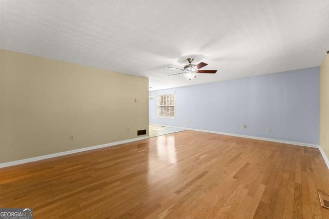 3026 Summer Lake Drive, Gainesville, GA 30506