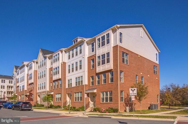 928 CALIFORNIA DR NE, Leesburg, VA 20176
