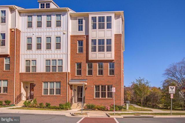 928 CALIFORNIA DR NE, Leesburg, VA 20176