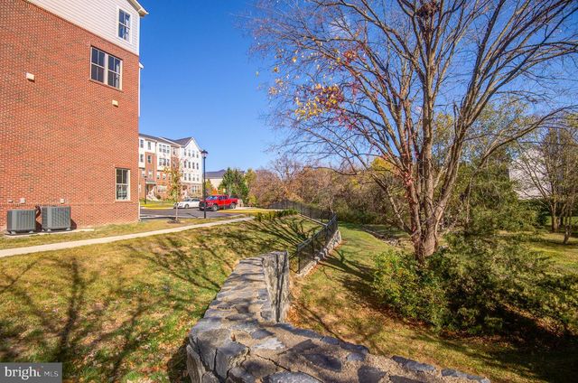 928 CALIFORNIA DR NE, Leesburg, VA 20176