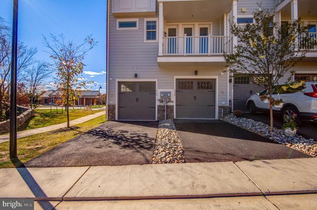 928 CALIFORNIA DR NE, Leesburg, VA 20176