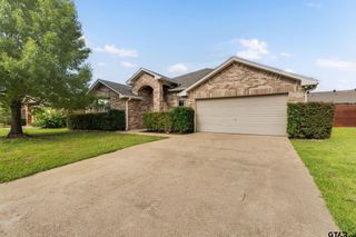 5821 Thompson Pl, Tyler, TX 75707