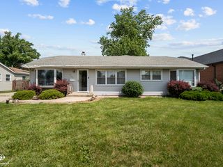 6834 W 115th Street, Worth, IL 60482