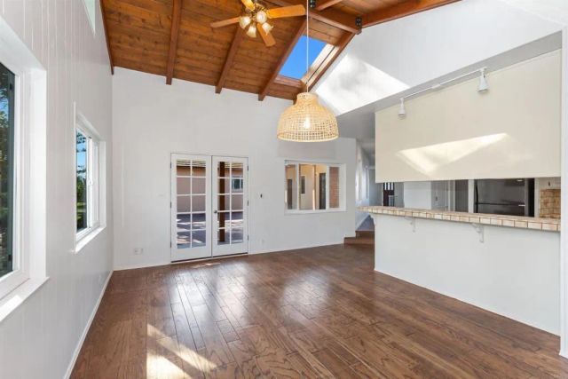513 Canyon Drive, Solana Beach, CA 92075
