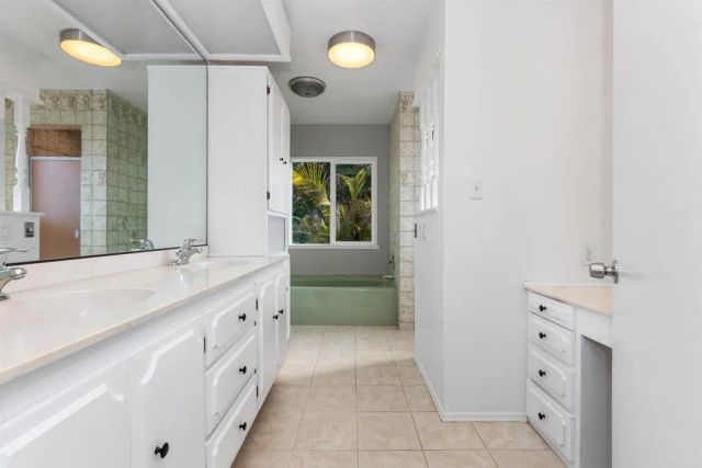513 Canyon Drive, Solana Beach, CA 92075