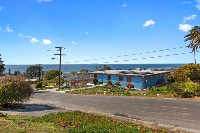 513 Canyon Drive, Solana Beach, CA 92075