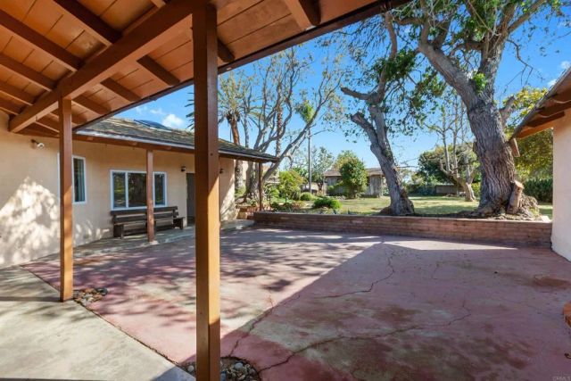 513 Canyon Drive, Solana Beach, CA 92075