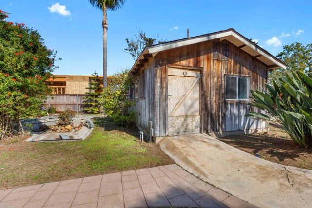 513 Canyon Drive, Solana Beach, CA 92075
