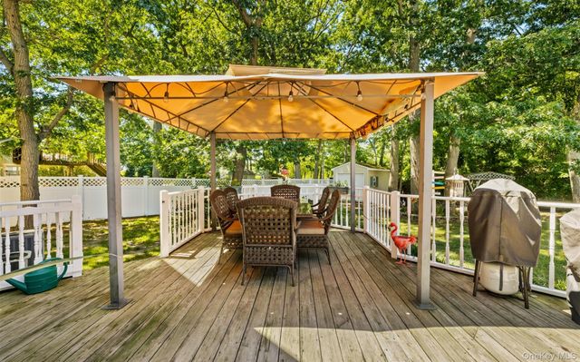 1288 Boston Avenue, Bay Shore, NY 11706