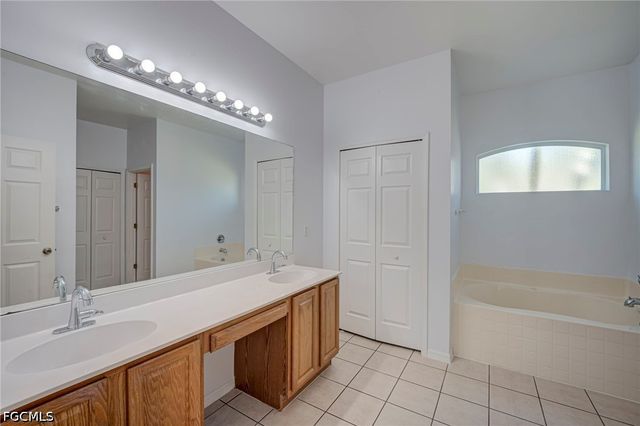 2743 Nature Pointe LOOP, Fort Myers, FL 33905