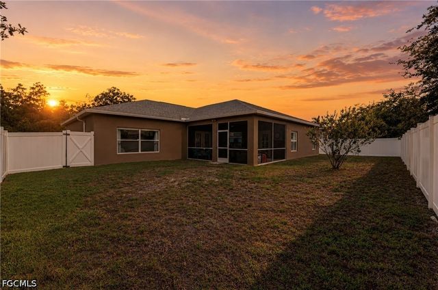 2743 Nature Pointe LOOP, Fort Myers, FL 33905