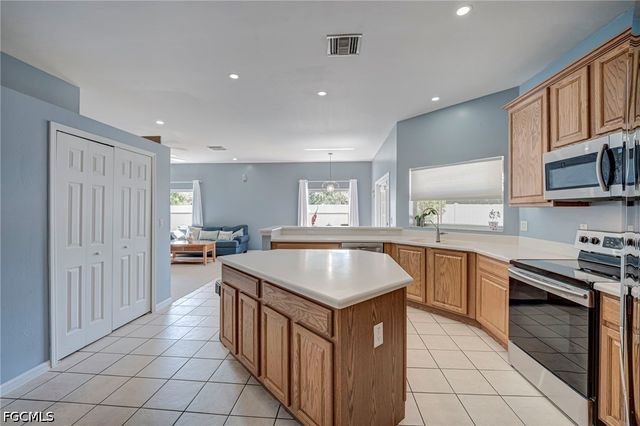 2743 Nature Pointe LOOP, Fort Myers, FL 33905
