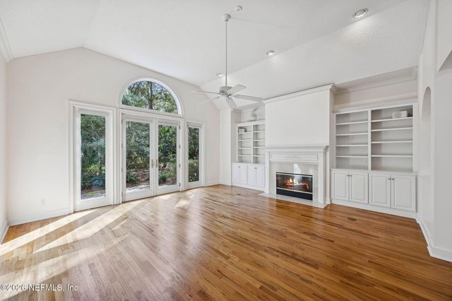 10 HICKORY Lane, Fernandina Beach, FL 32034