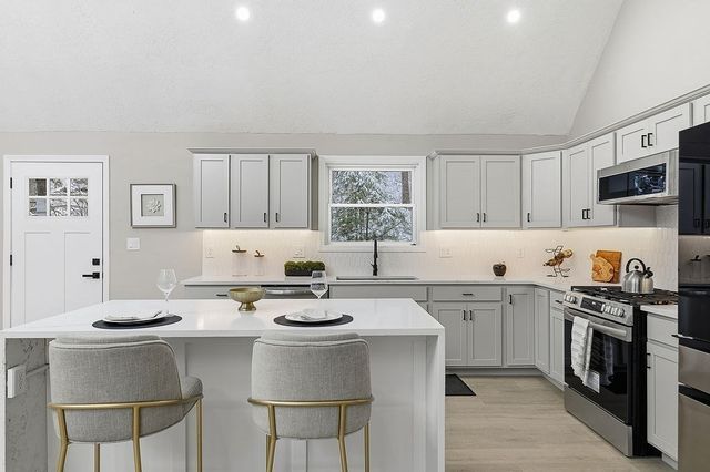 1224 Edgell Rd, Framingham, MA 01701