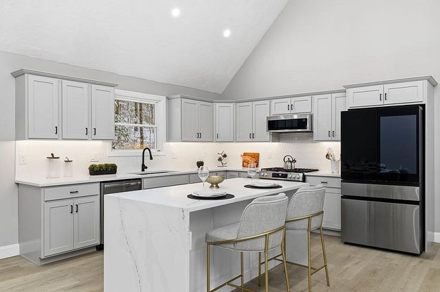 1224 Edgell Rd, Framingham, MA 01701