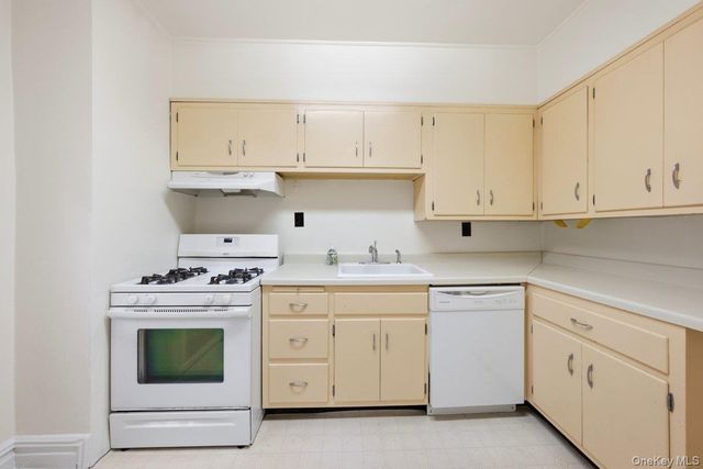 3633 Greystone Avenue, Bronx, NY 10463
