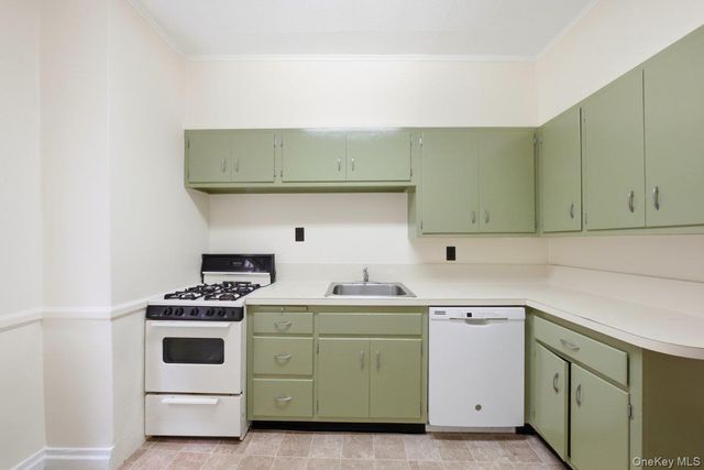 3633 Greystone Avenue, Bronx, NY 10463