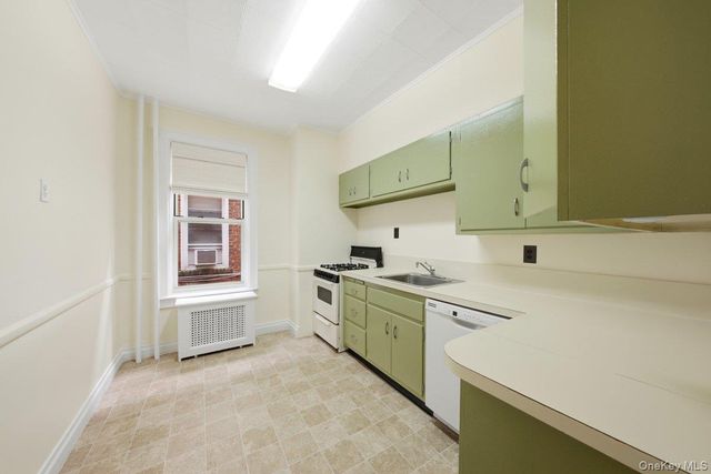 3633 Greystone Avenue, Bronx, NY 10463