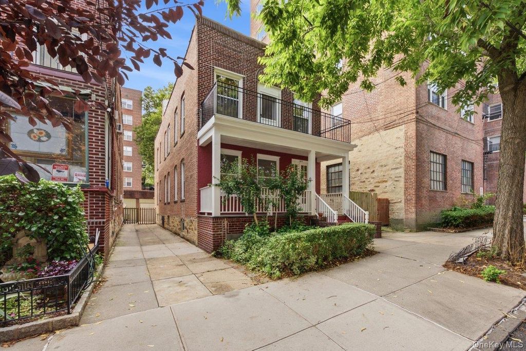 3633 Greystone Avenue, Bronx, NY 10463 — photo 2