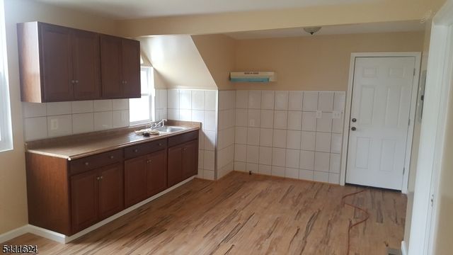 100 Lyons Ave 2, Newark City, NJ 07112