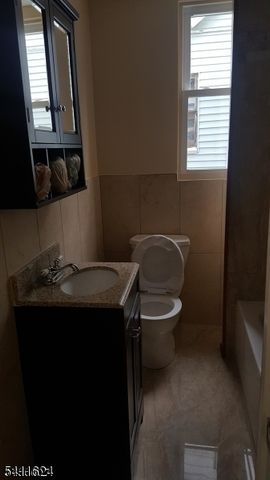 100 Lyons Ave 2, Newark City, NJ 07112