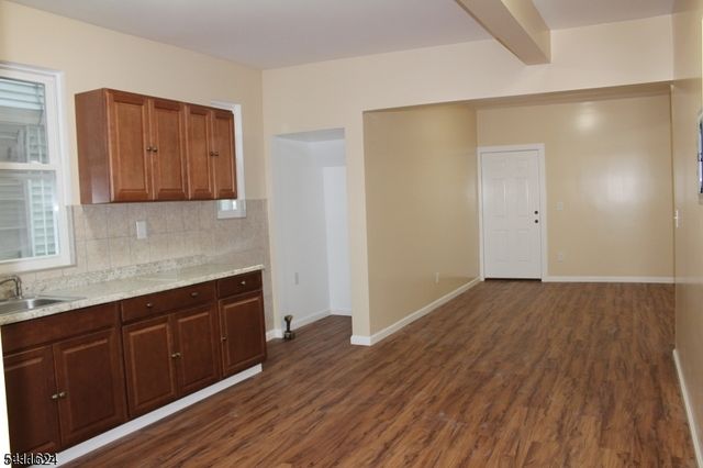 100 Lyons Ave 2, Newark City, NJ 07112