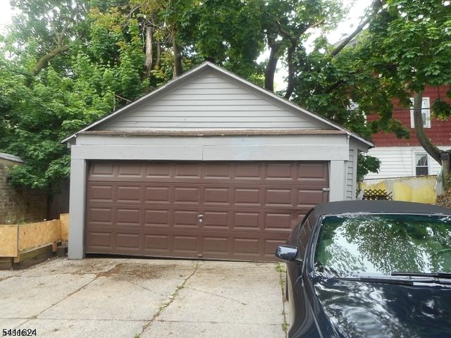 100 Lyons Ave 2, Newark City, NJ 07112