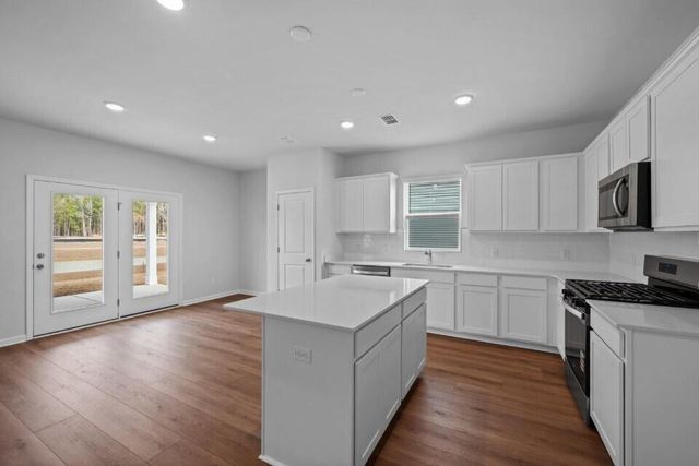 869 Meadowbrook Lane, Summerville, SC 29486