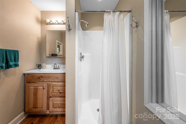 75 Cisco Road, Asheville, NC 28805