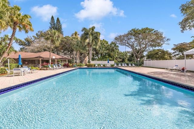 3001 S Palm Aire Drive 105, Pompano Beach, FL 33069
