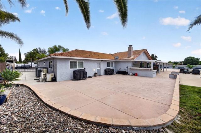 16435 Lois Lane, Riverside, CA 92504