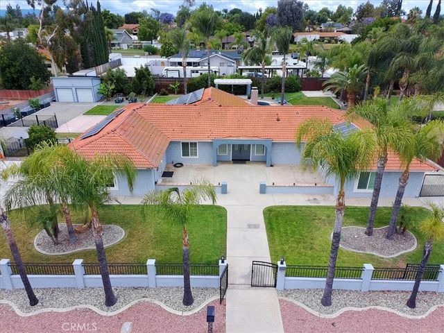 16435 Lois Lane, Riverside, CA 92504