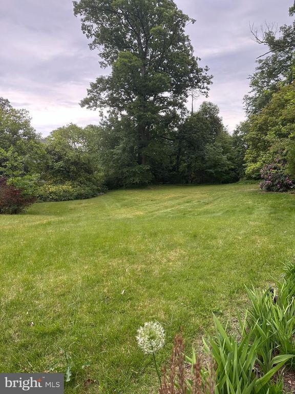 4611 UPLAND DR, Alexandria, VA 22310