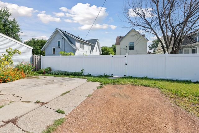 2651 Newton Avenue N, Minneapolis, MN 55411