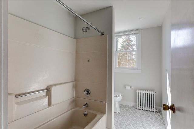 38 Morningside Lane 1, Portsmouth, RI 02871