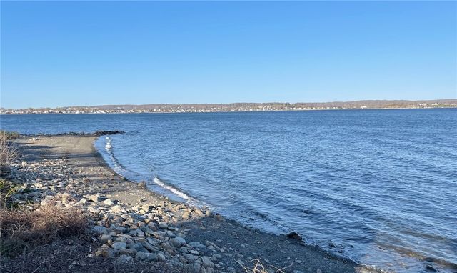 38 Morningside Lane 1, Portsmouth, RI 02871