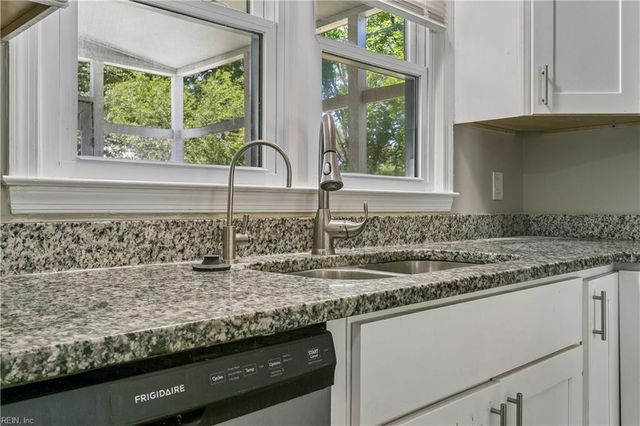 513 Marlin DR, Newport News, VA 23602