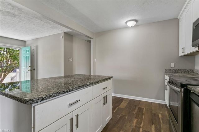 513 Marlin DR, Newport News, VA 23602