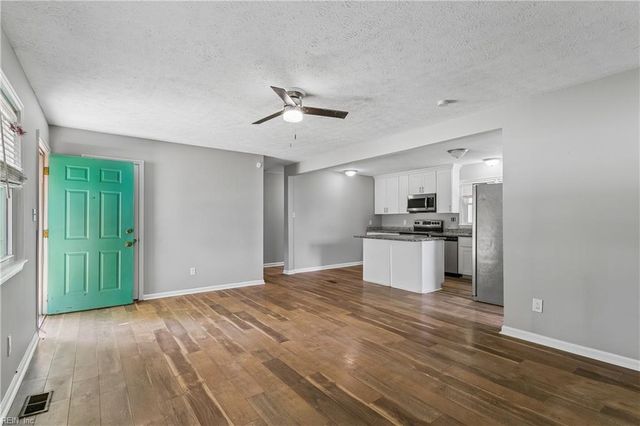 513 Marlin DR, Newport News, VA 23602