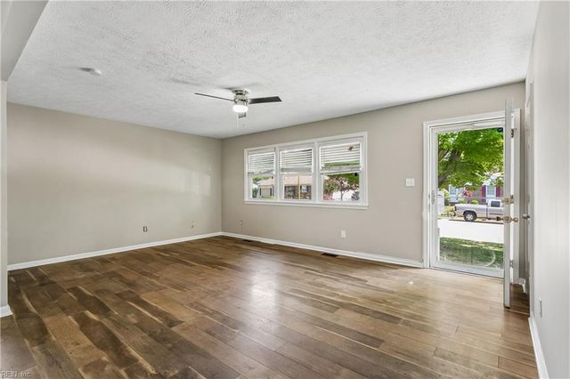 513 Marlin DR, Newport News, VA 23602