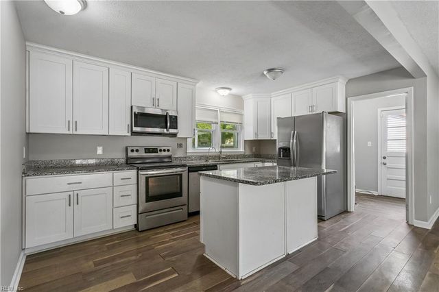 513 Marlin DR, Newport News, VA 23602