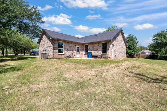2513 Christine Drive, Granbury, TX 76048
