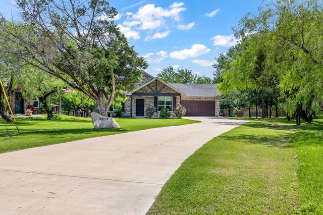 2513 Christine Drive, Granbury, TX 76048