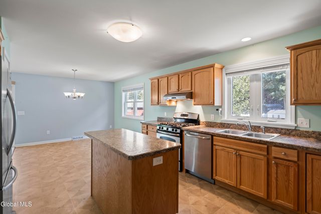 1009 Kingswood Court, Rotterdam, NY 12303