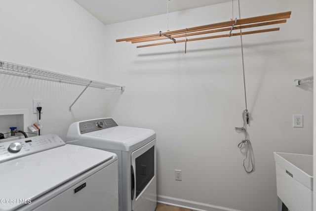 1009 Kingswood Court, Rotterdam, NY 12303